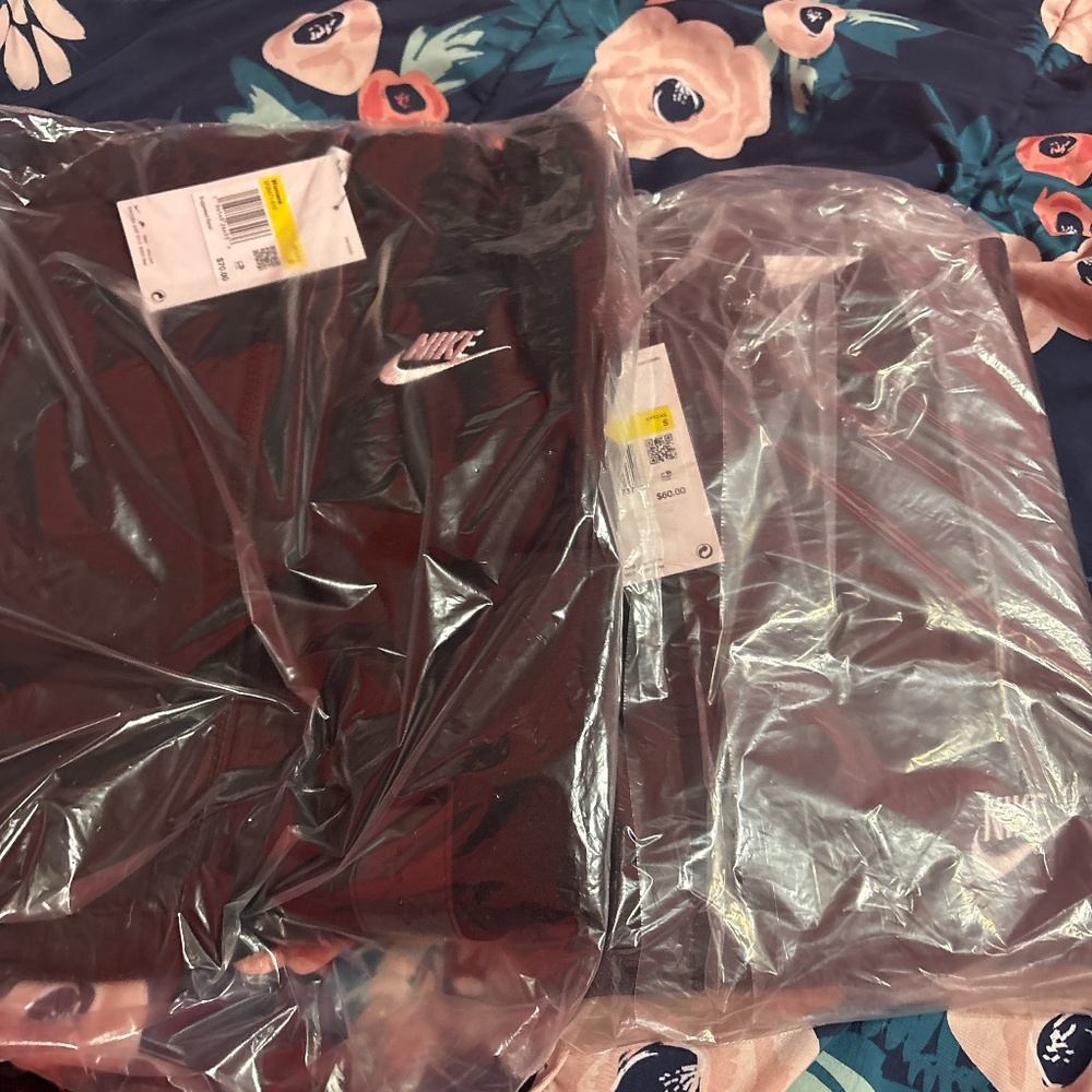Black Nike joggers sweatsuit